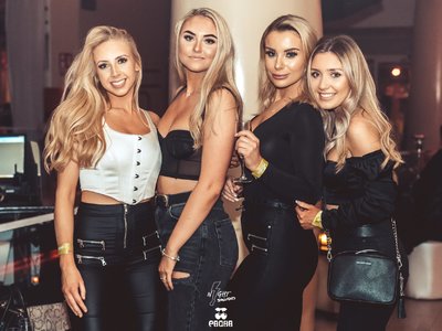 chicas pacha barcelona